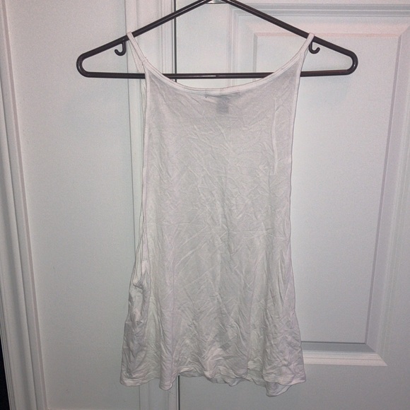 White top​ - Picture 4 of 7